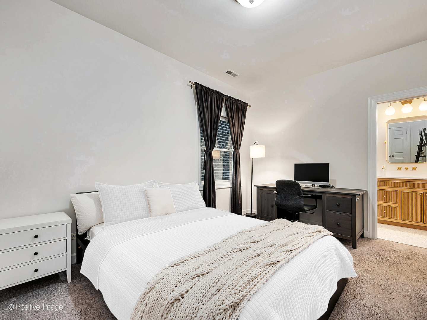 953 W Montana Street Unit: 2