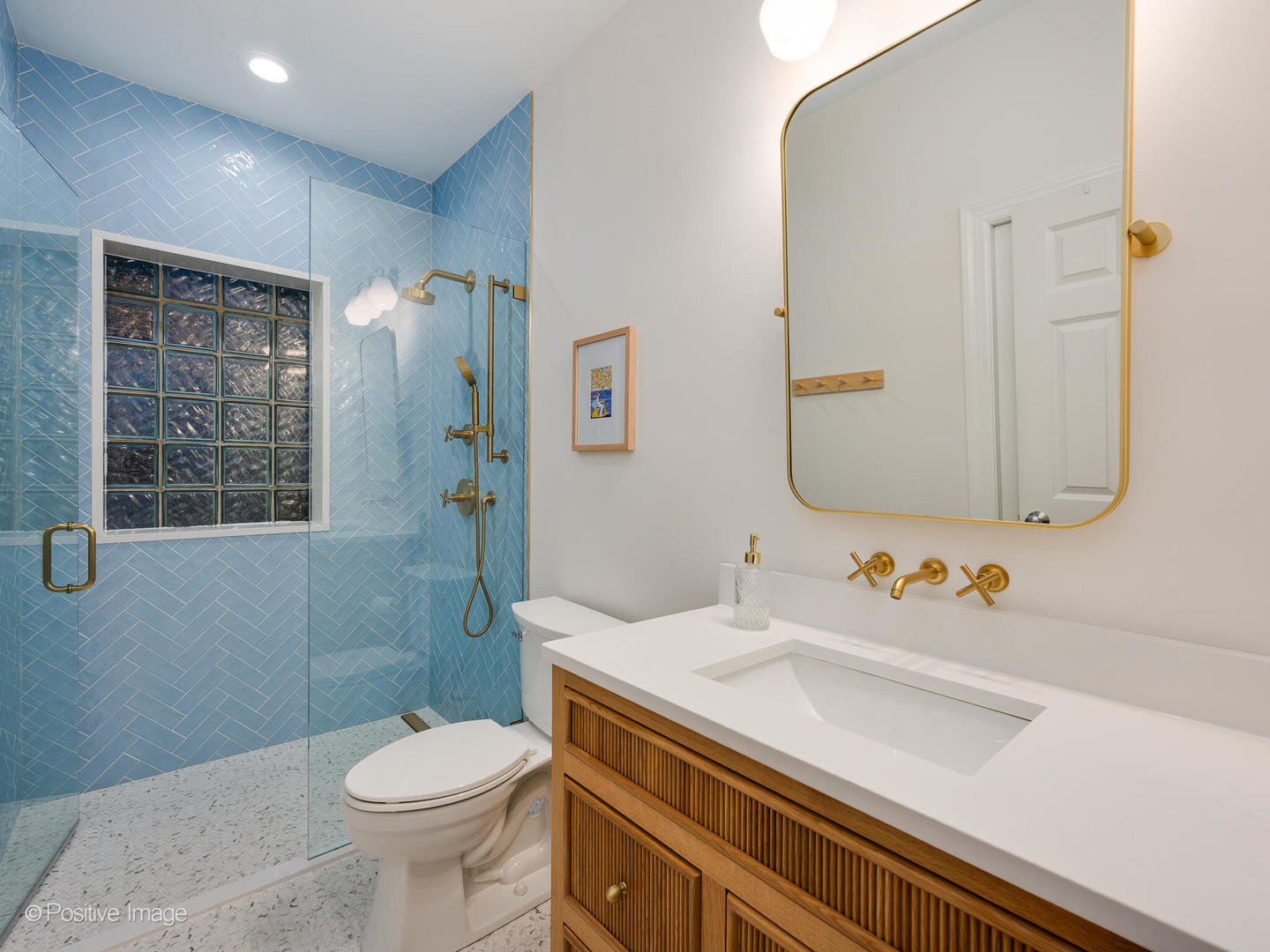 953 W Montana Street Unit: 2