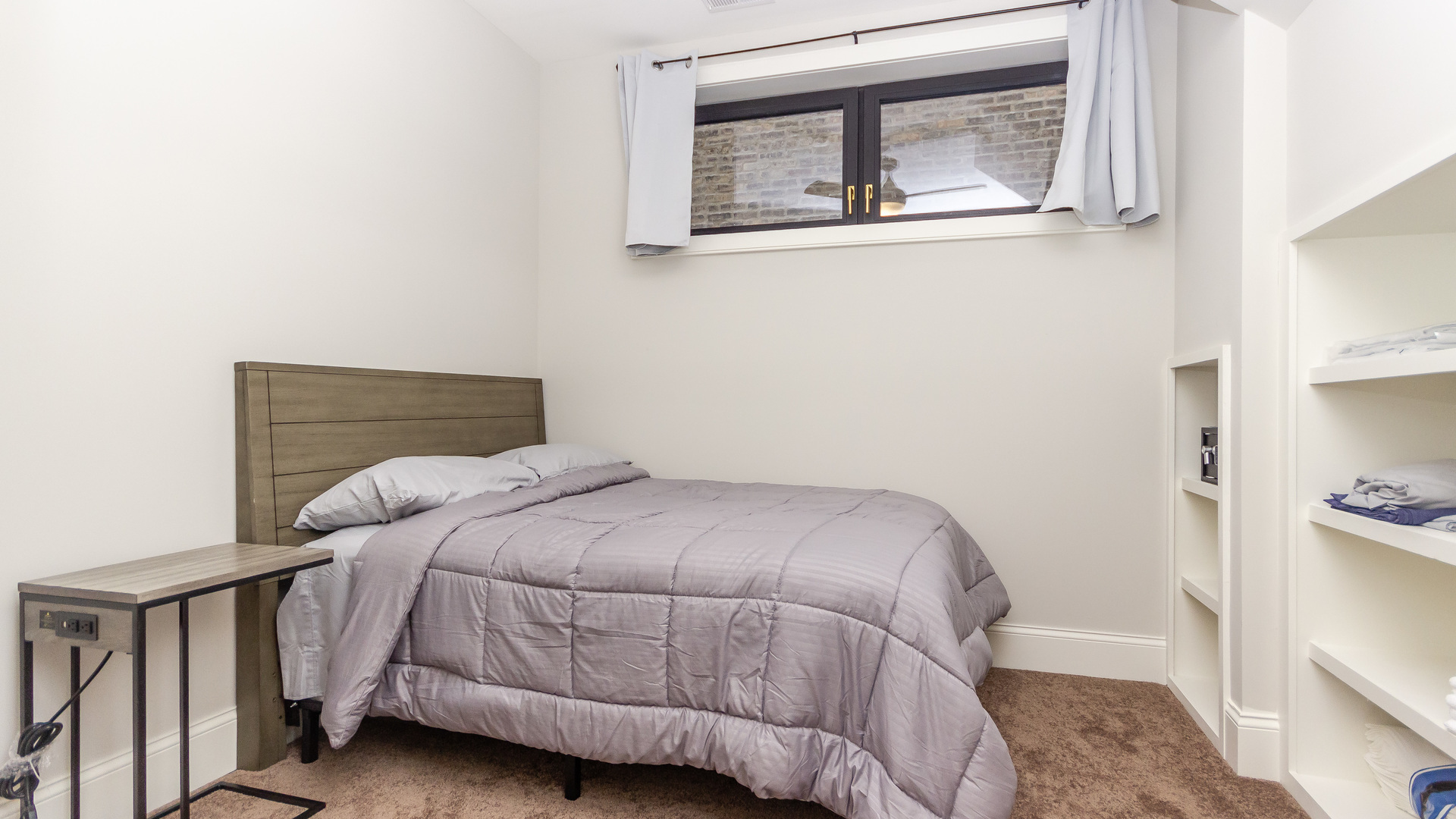 6126 N Mozart Street Unit: 1F