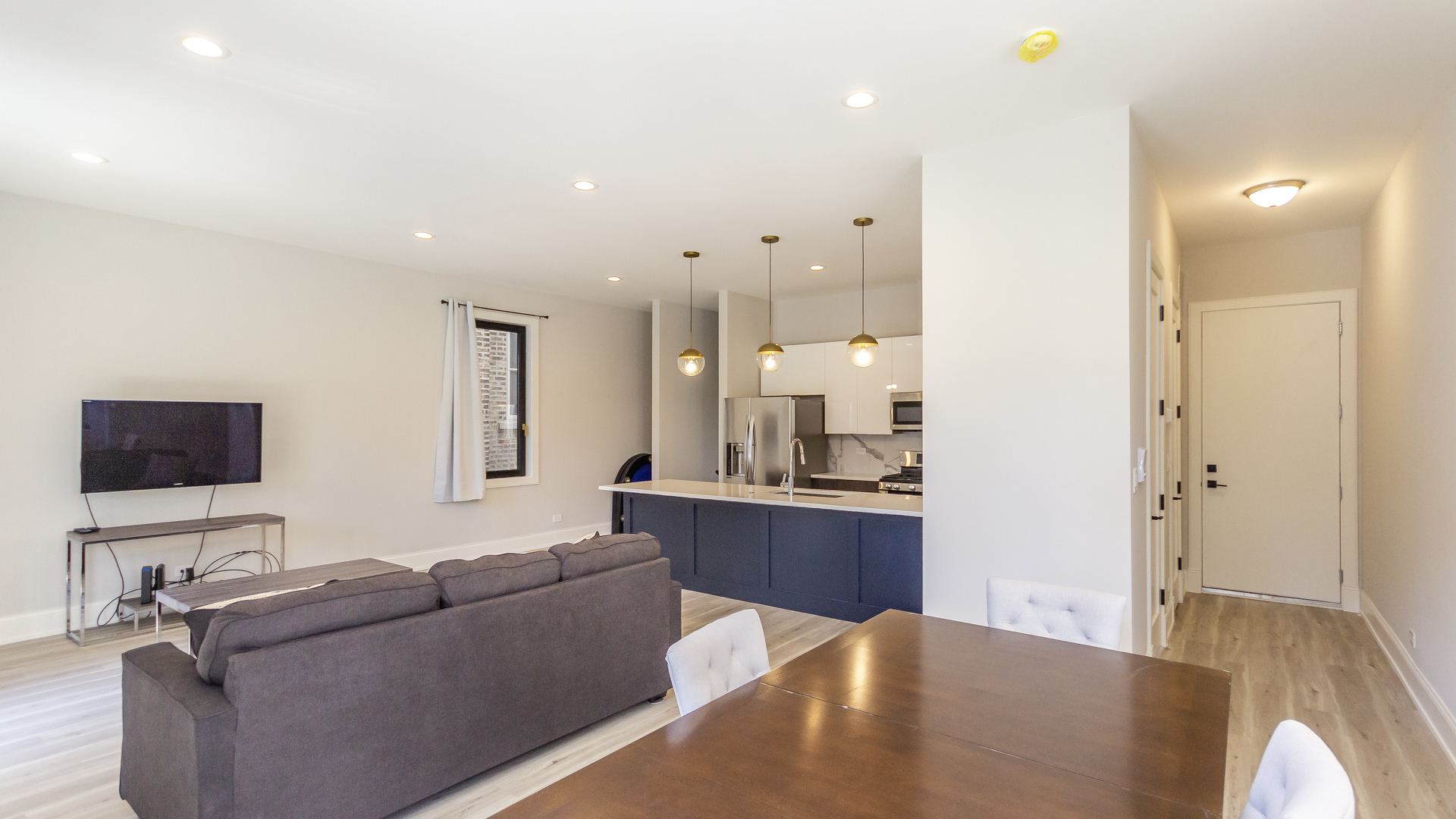 6126 N Mozart Street Unit: 1F