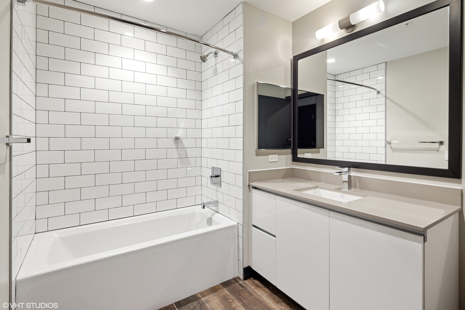 171 N Aberdeen Street Unit: 1005