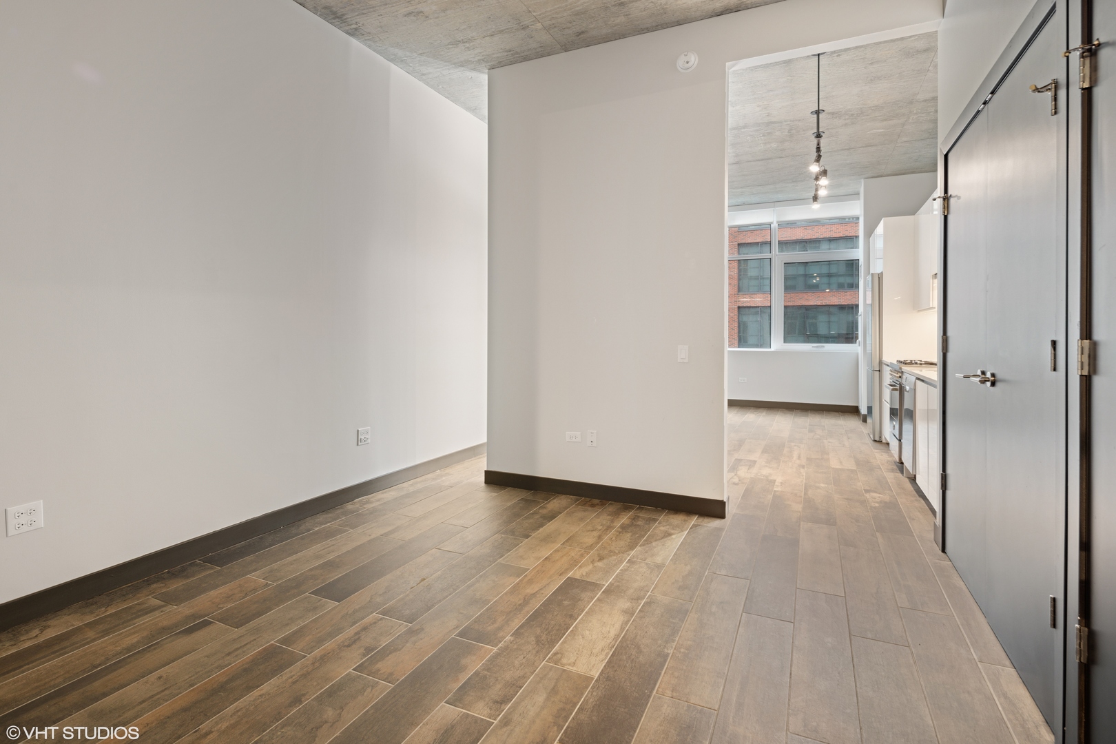 171 N Aberdeen Street Unit: 1005