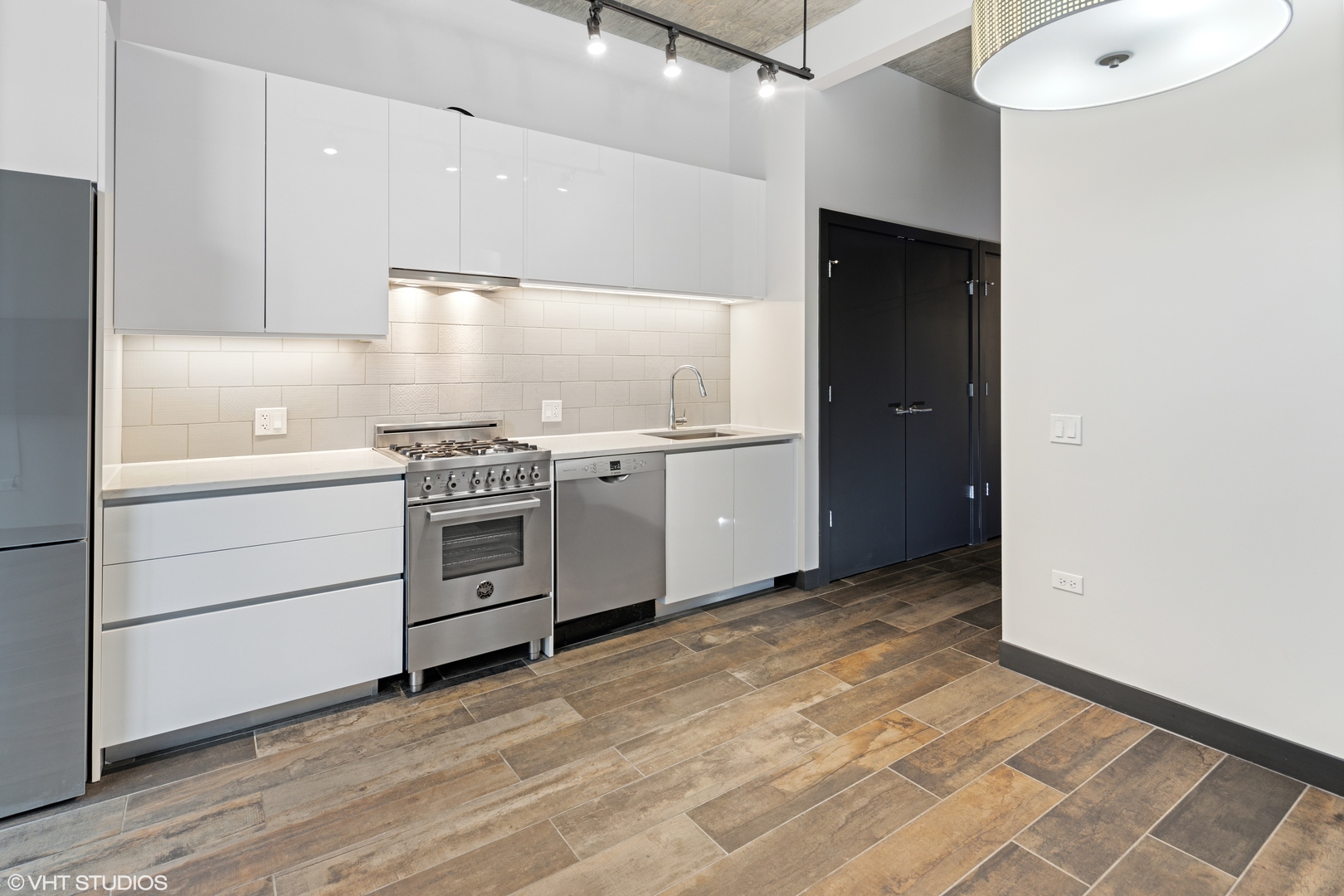 171 N Aberdeen Street Unit: 1005