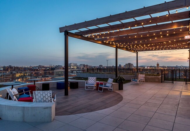 171 N Aberdeen Street Unit: 1005