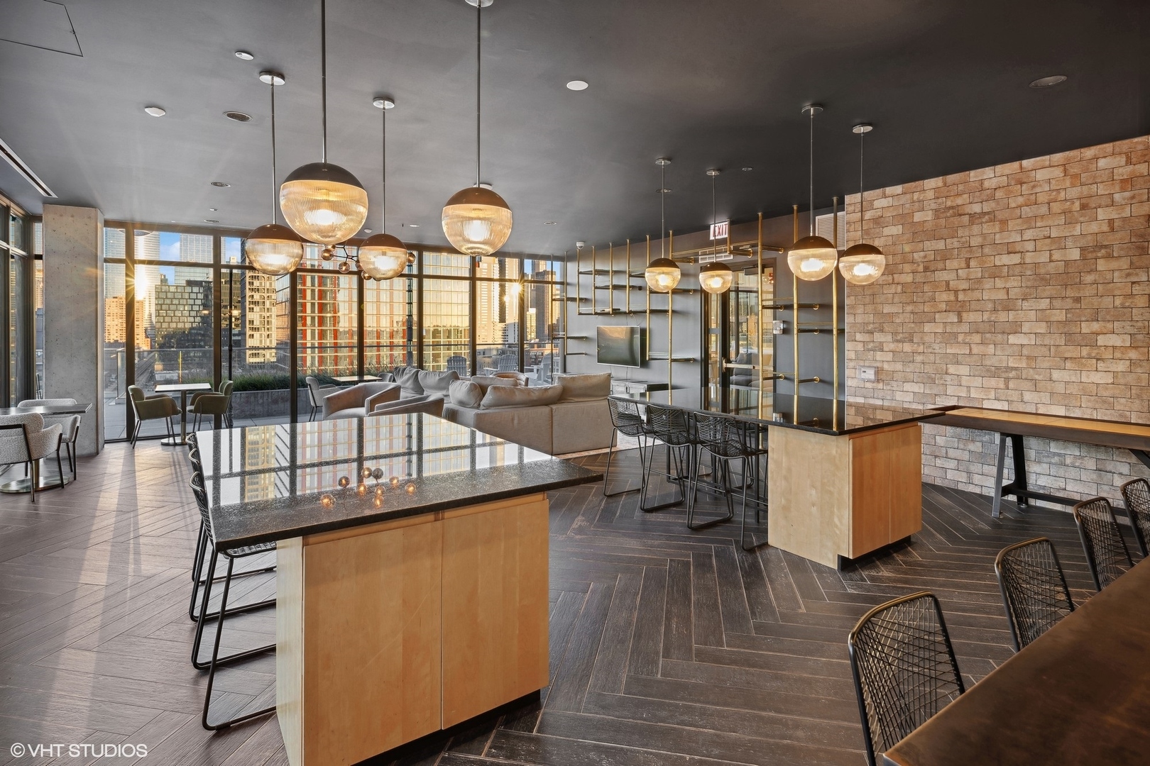 171 N Aberdeen Street Unit: 1005