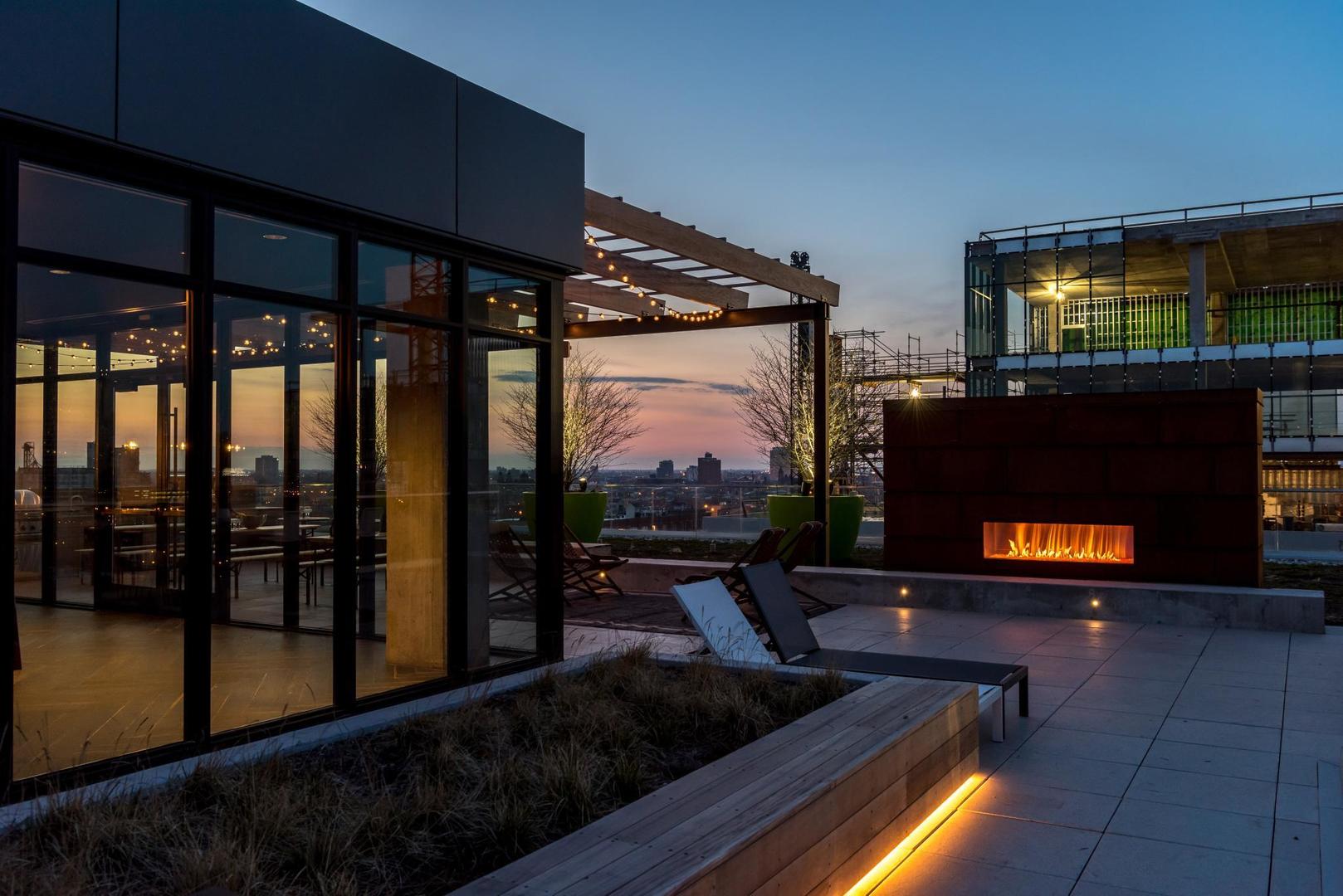 171 N Aberdeen Street Unit: 1005