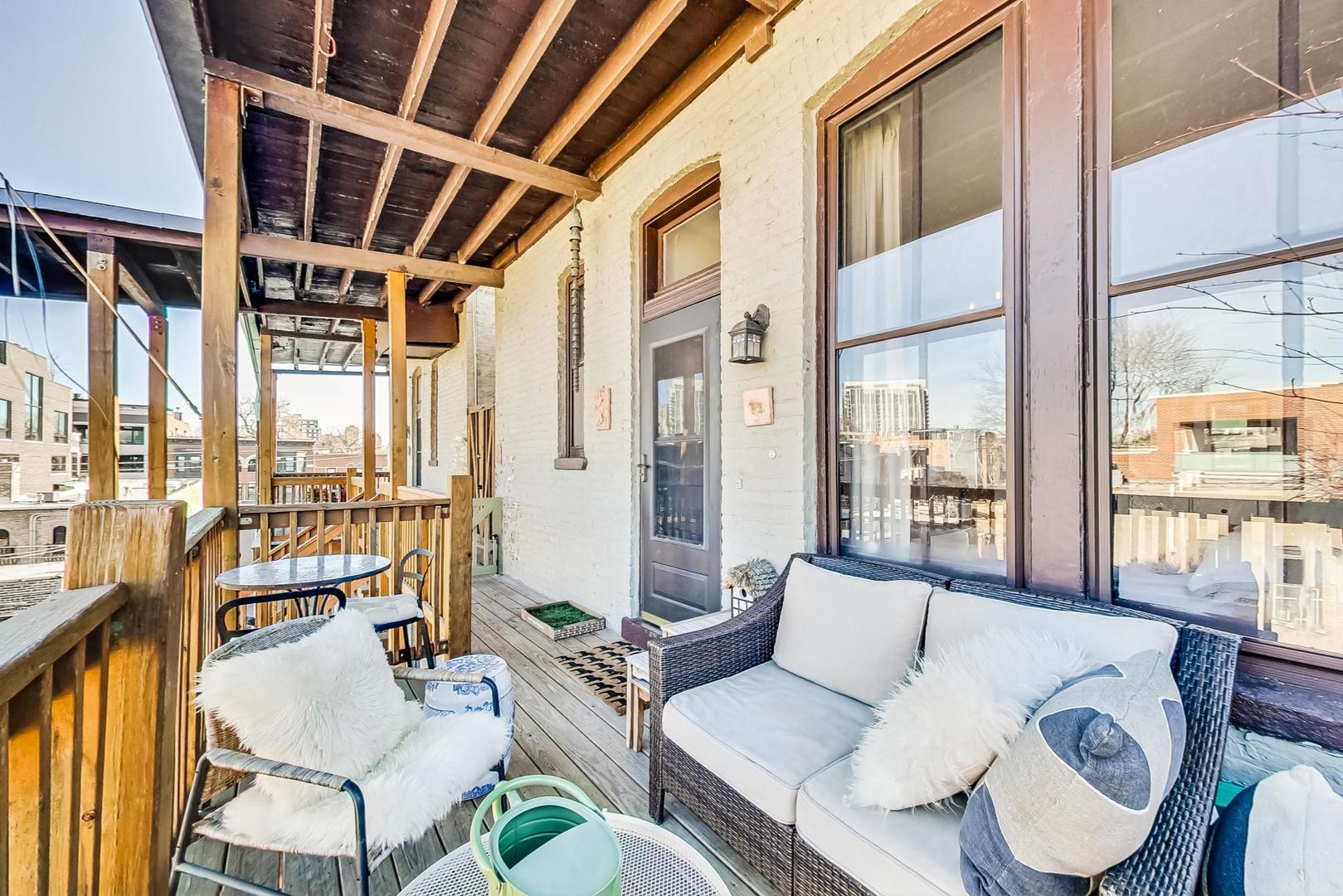 820 W Webster Avenue Unit: 3W