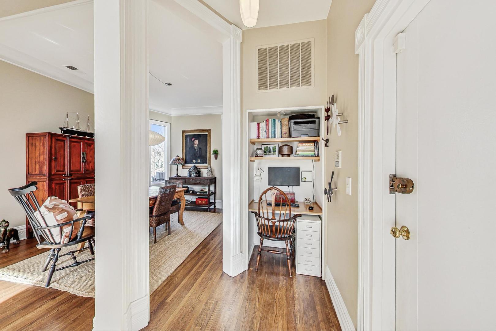 820 W Webster Avenue Unit: 3W