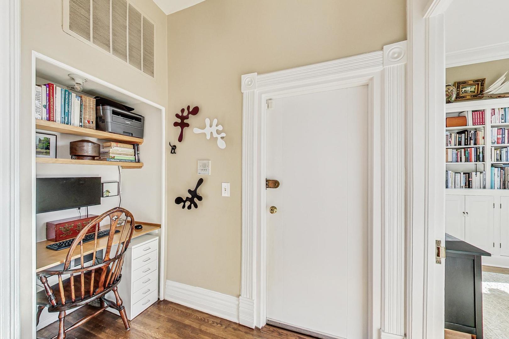 820 W Webster Avenue Unit: 3W