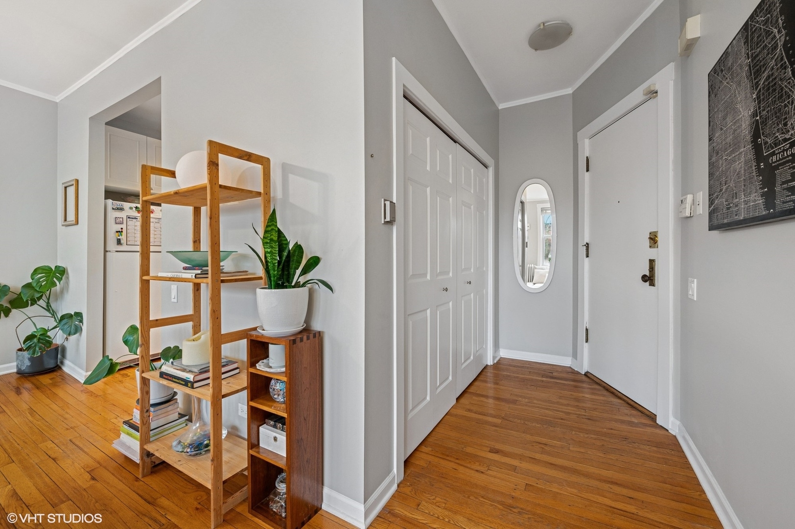 715 W BARRY Avenue Unit: 3A