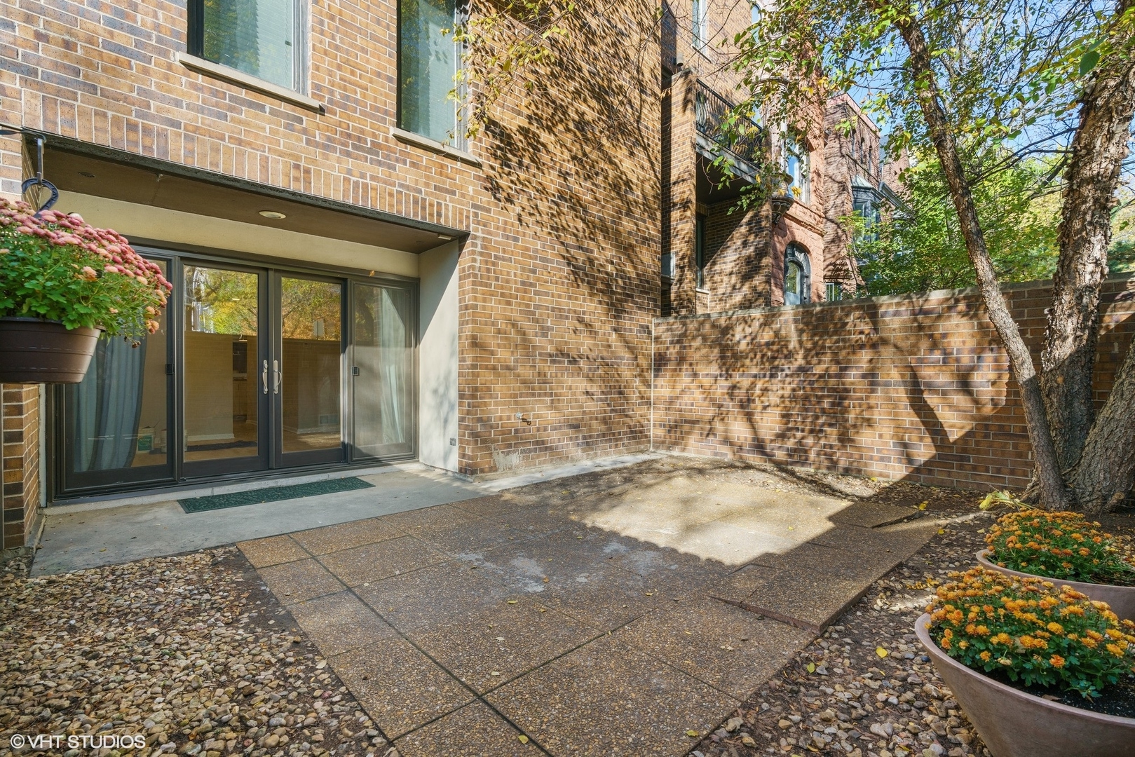 1330 N LaSalle Street Unit: 106