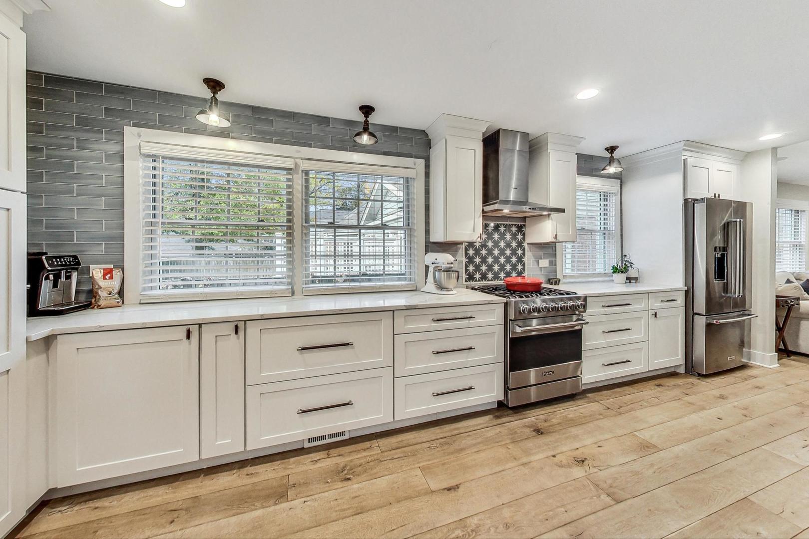 3946 Franklin Avenue