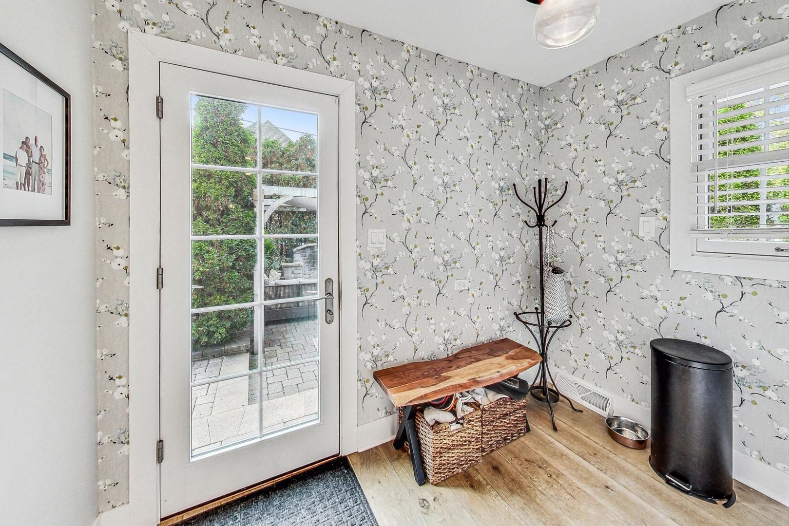 3946 Franklin Avenue