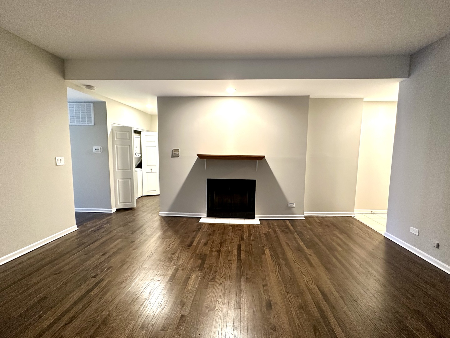 2217 N Clifton Avenue Unit: 2E