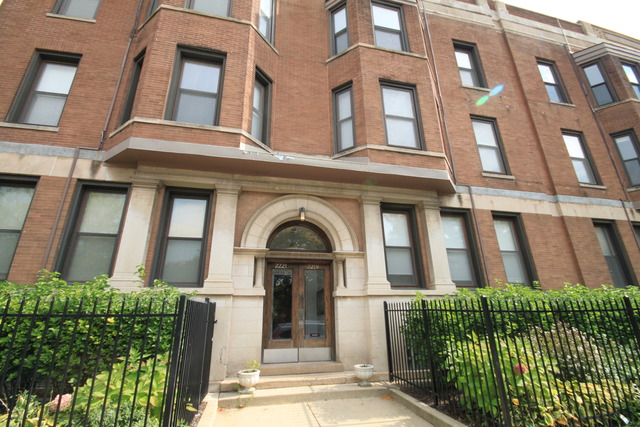 2217 N Clifton Avenue Unit: 2E