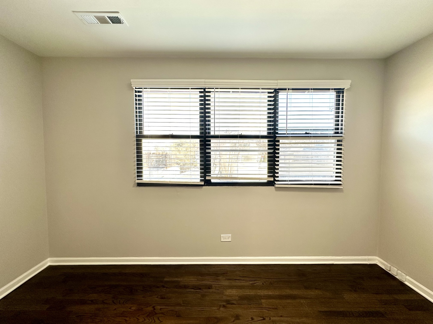 2217 N Clifton Avenue Unit: 2E