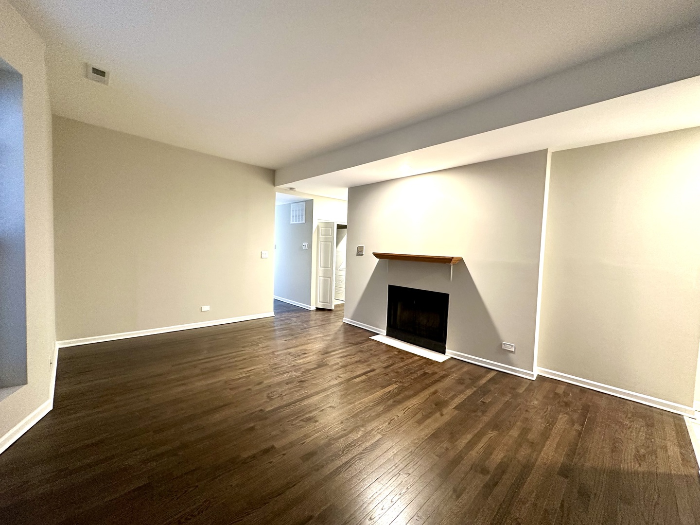 2217 N Clifton Avenue Unit: 2E