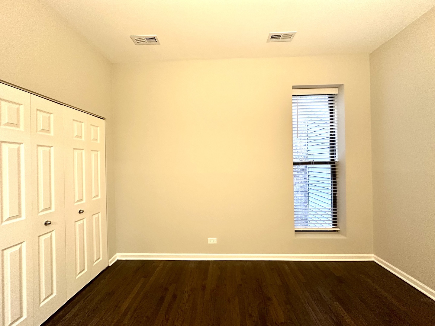 2217 N Clifton Avenue Unit: 2E