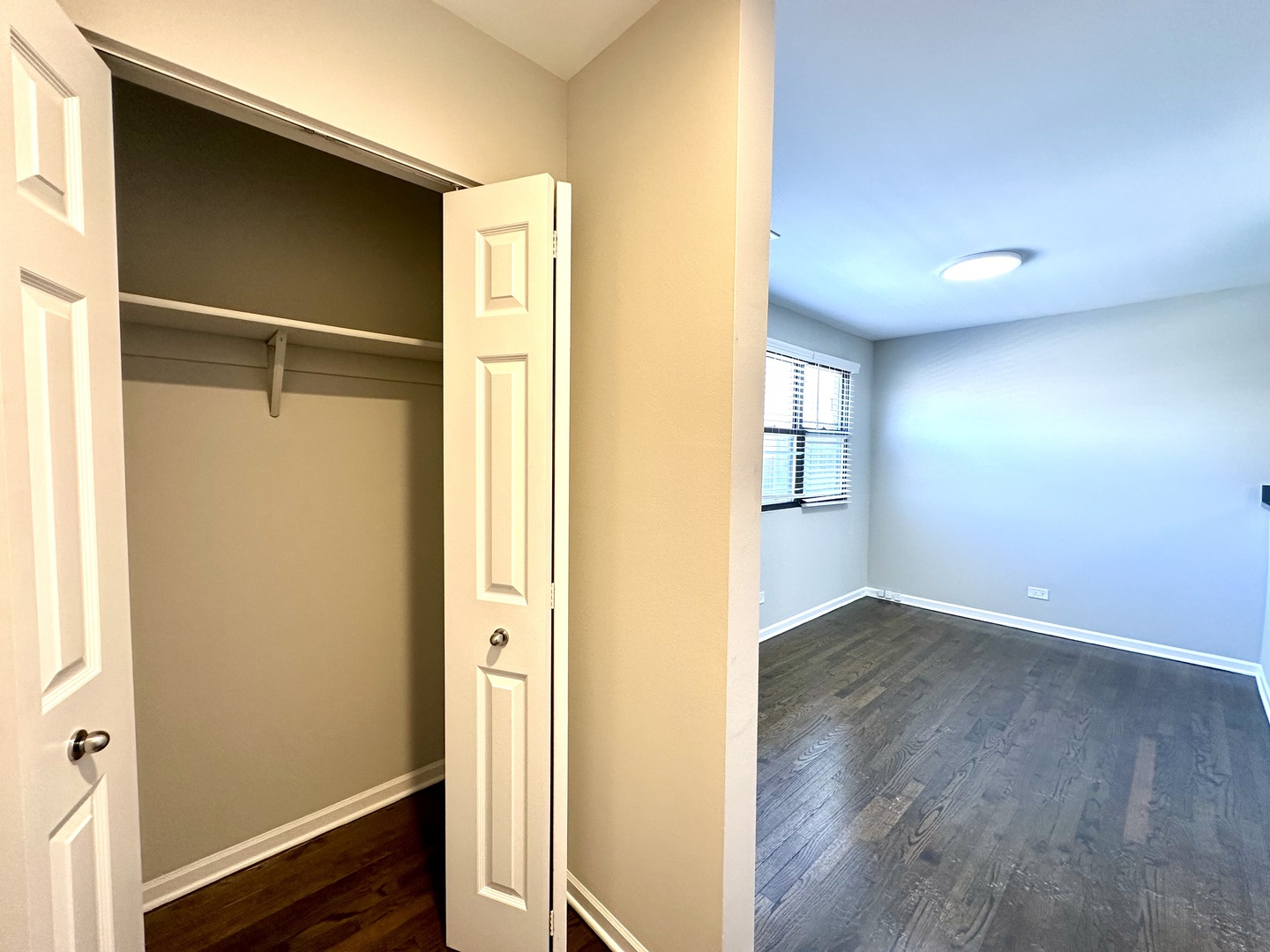 2217 N Clifton Avenue Unit: 2E