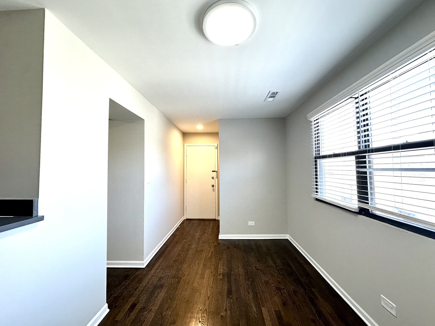 2217 N Clifton Avenue Unit: 2E