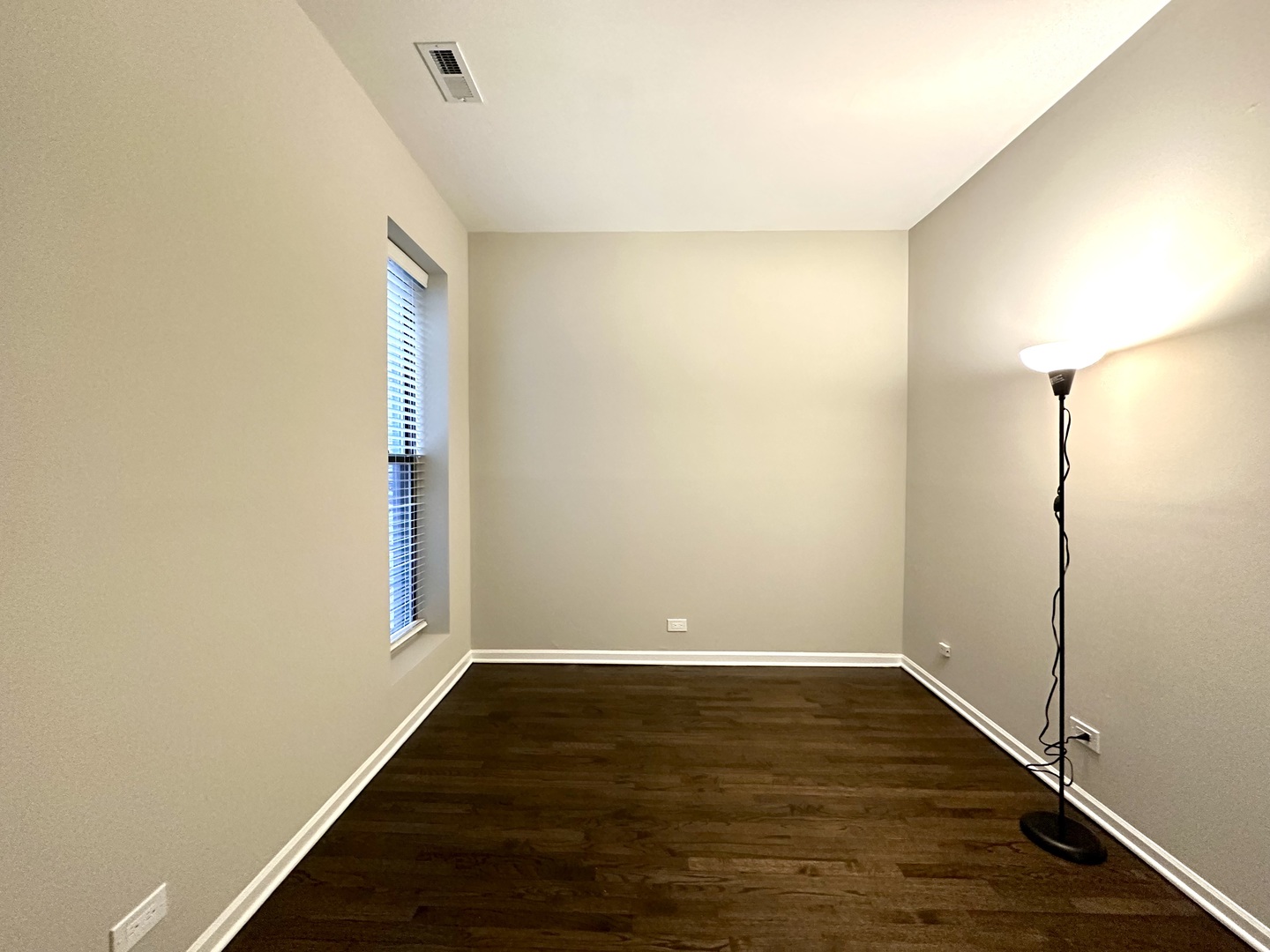 2217 N Clifton Avenue Unit: 2E