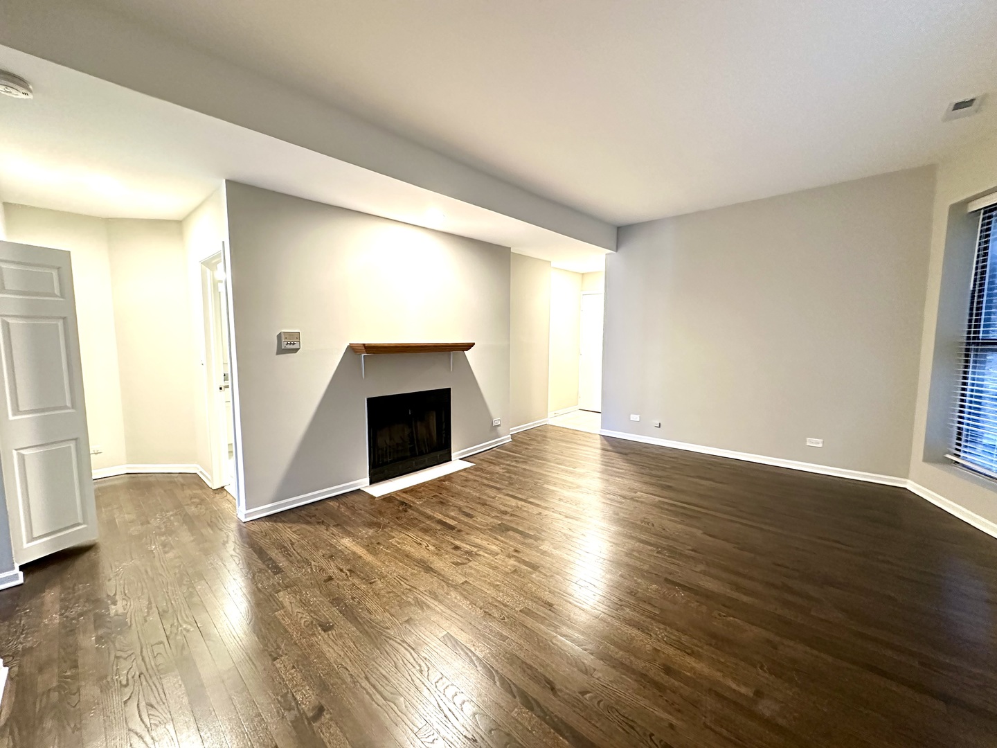 2217 N Clifton Avenue Unit: 2E