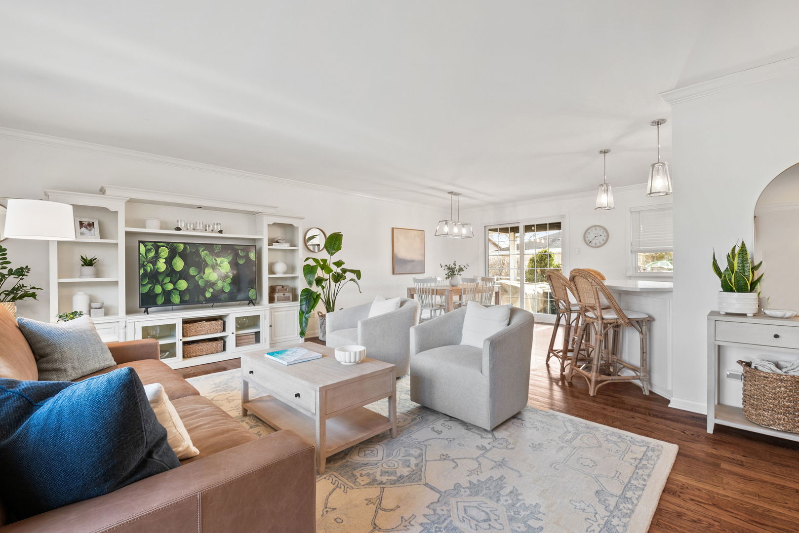 5124 Ellington Avenue