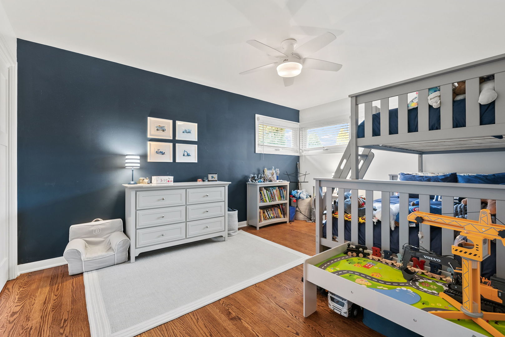 5124 Ellington Avenue