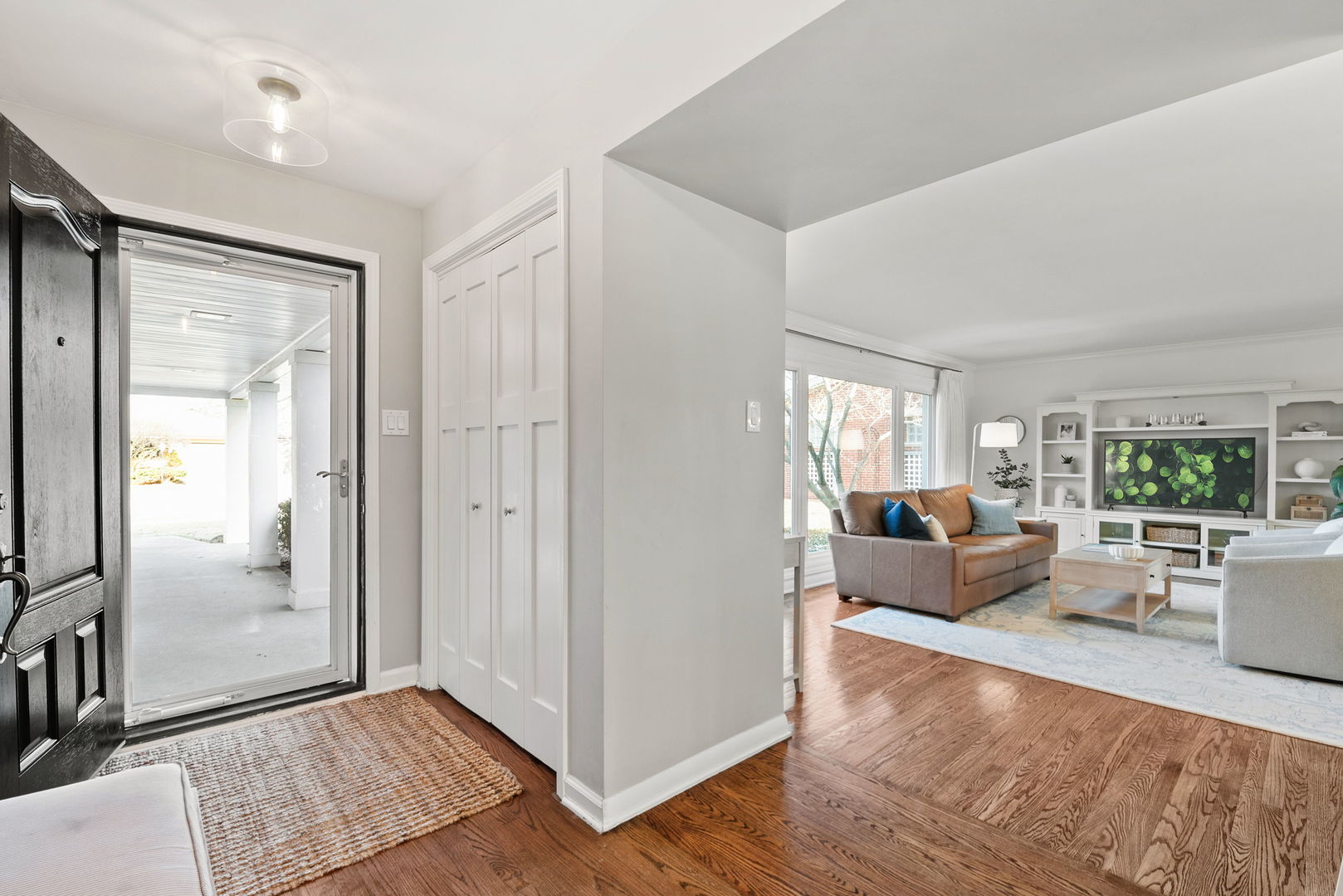 5124 Ellington Avenue