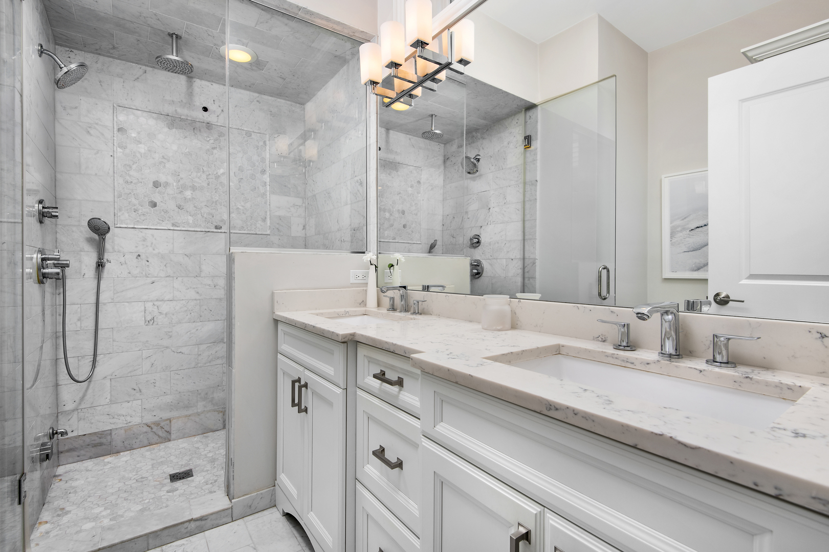 2040 N Racine Avenue Unit: 2