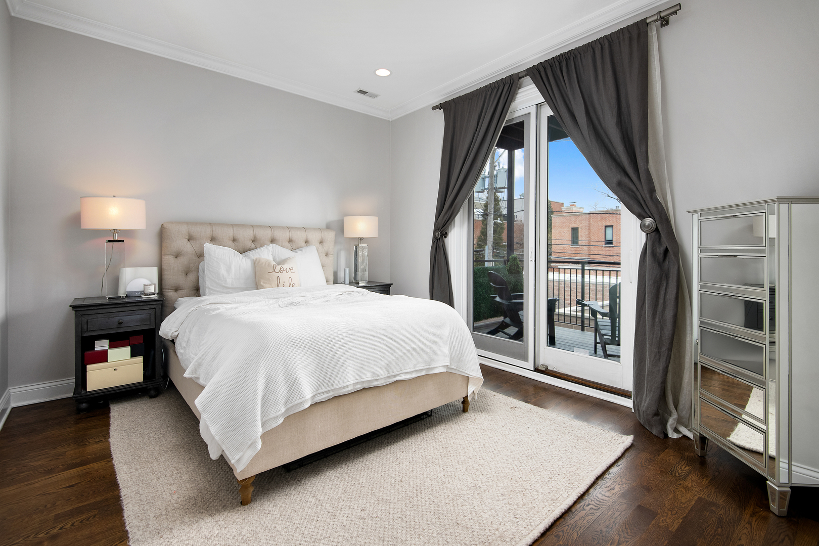 2040 N Racine Avenue Unit: 2