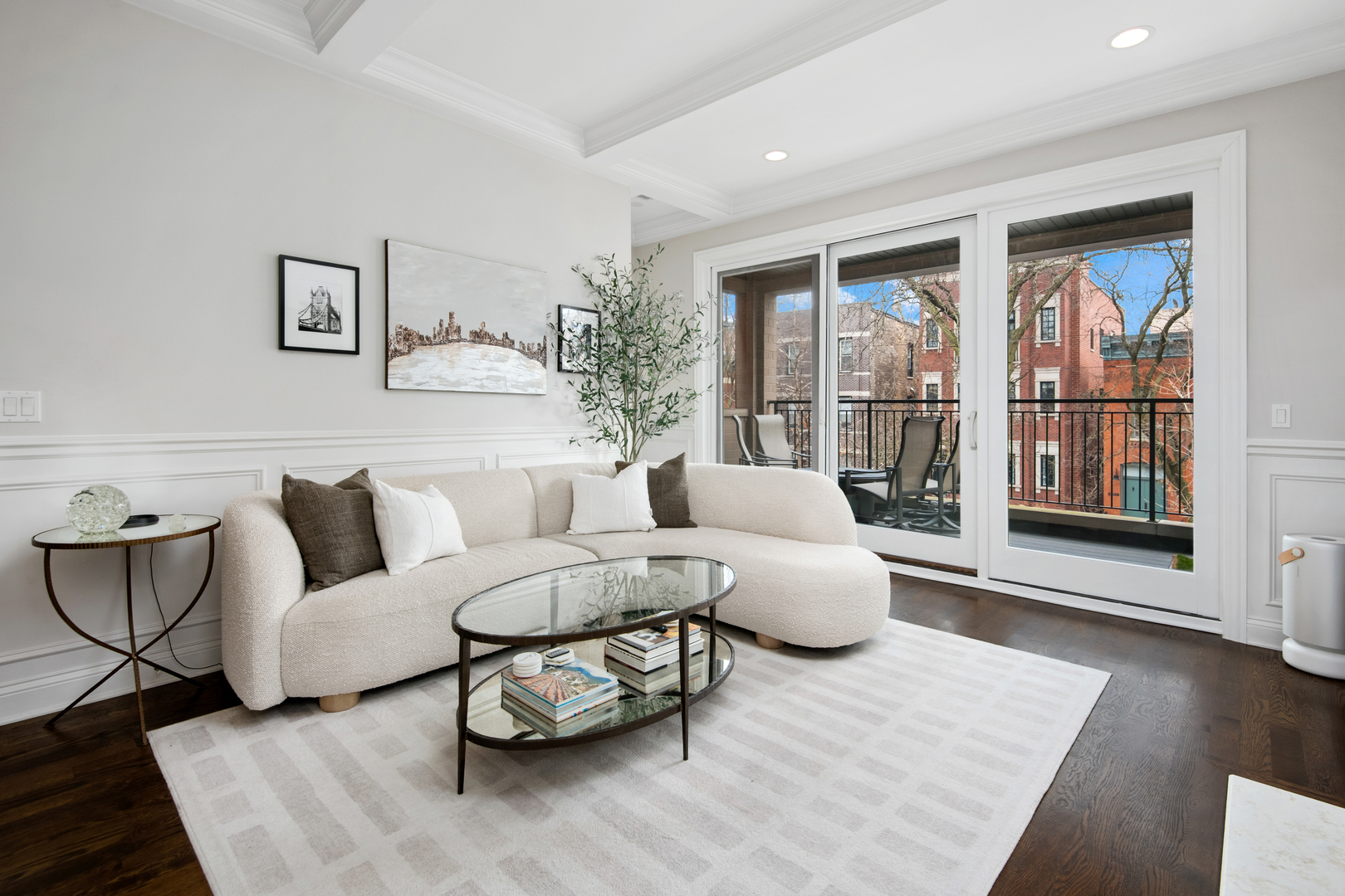 2040 N Racine Avenue Unit: 2