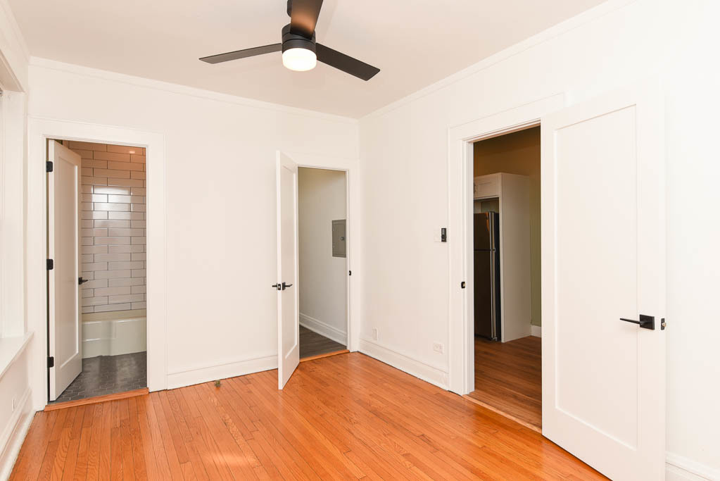 441 W Melrose Street Unit: 1C