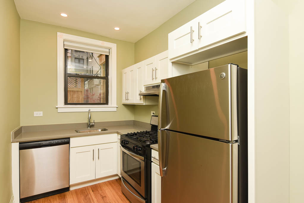 441 W Melrose Street Unit: 1C