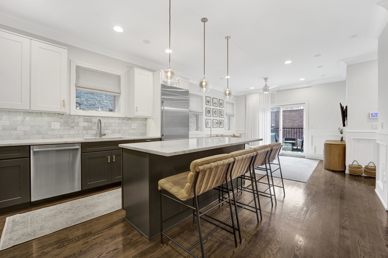 3324 N Damen Avenue Unit: 1S