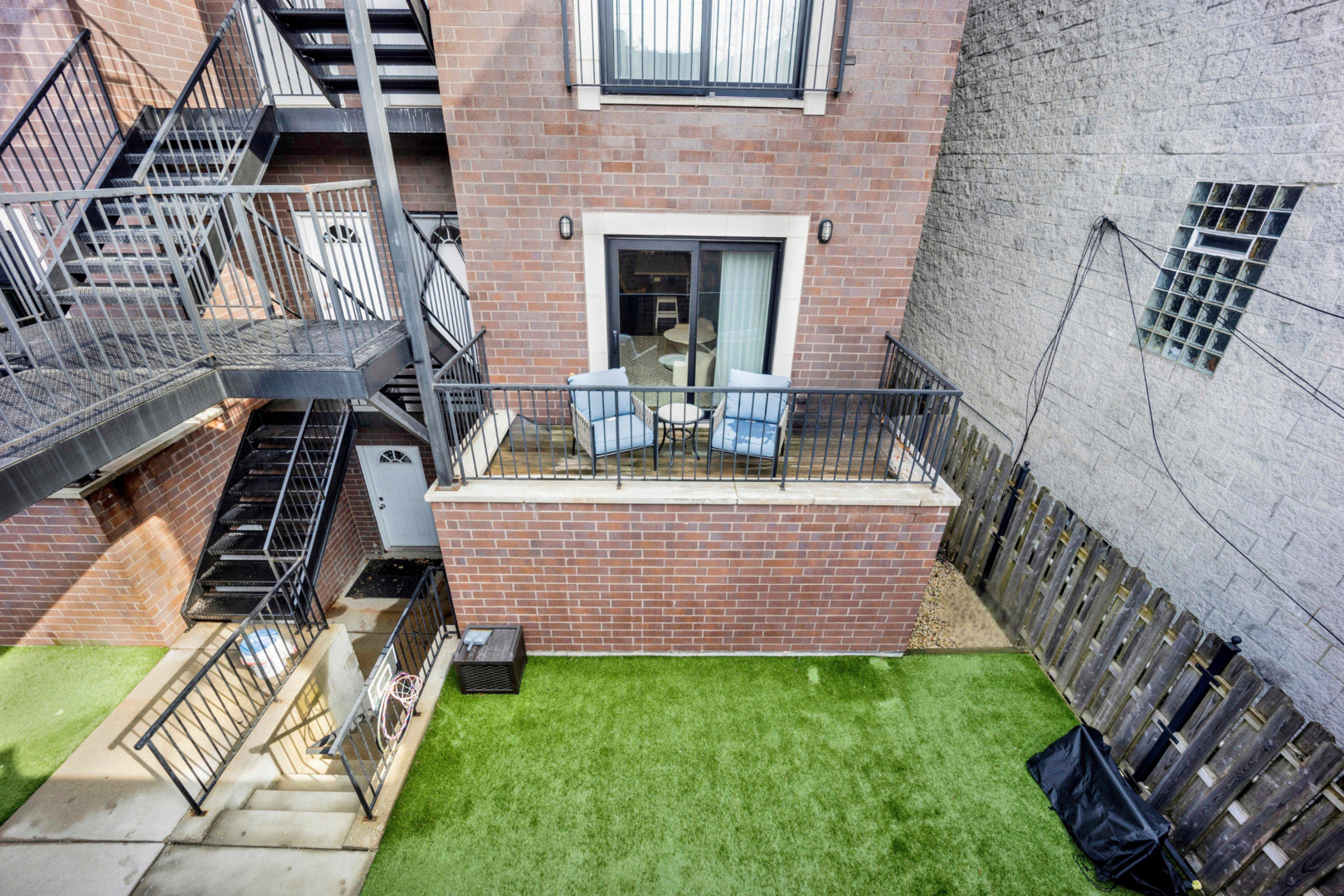 3324 N Damen Avenue Unit: 1S