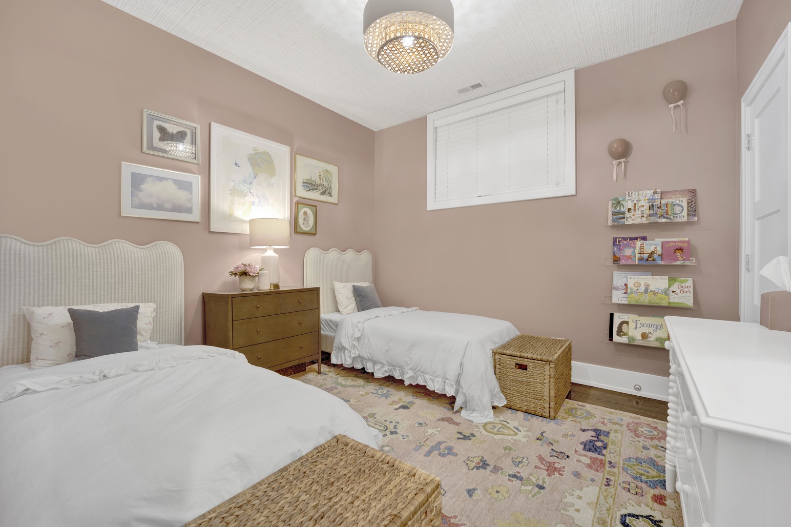 3324 N Damen Avenue Unit: 1S