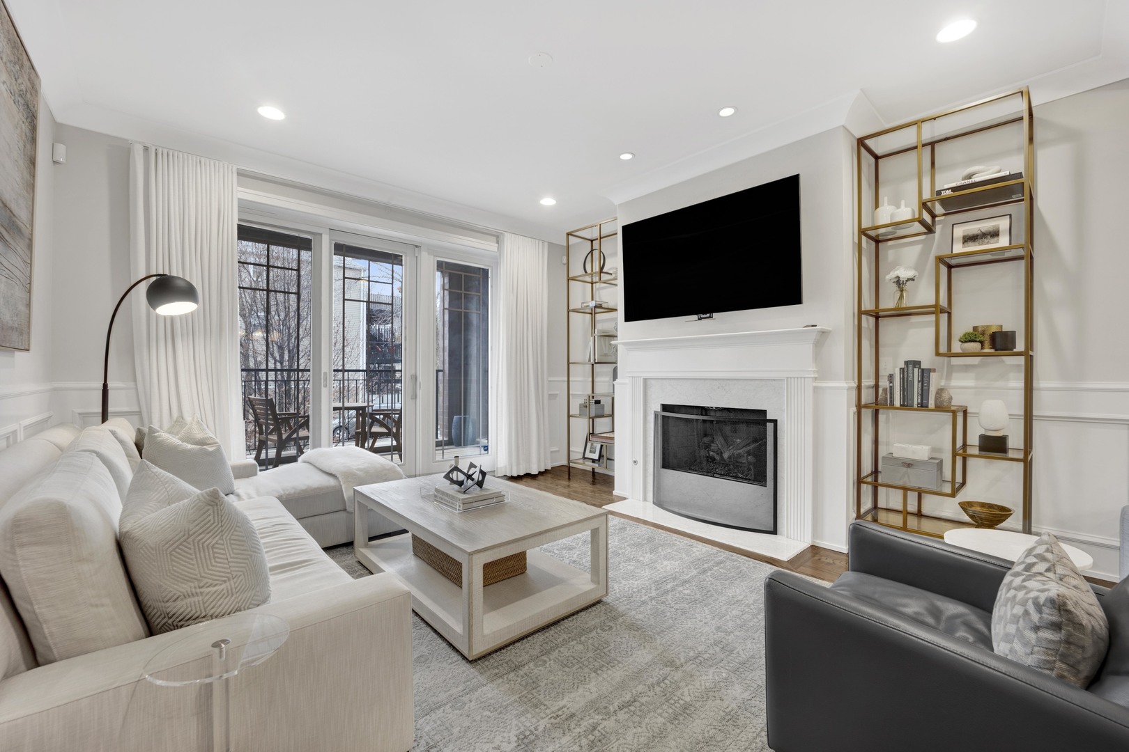 3324 N Damen Avenue Unit: 1S