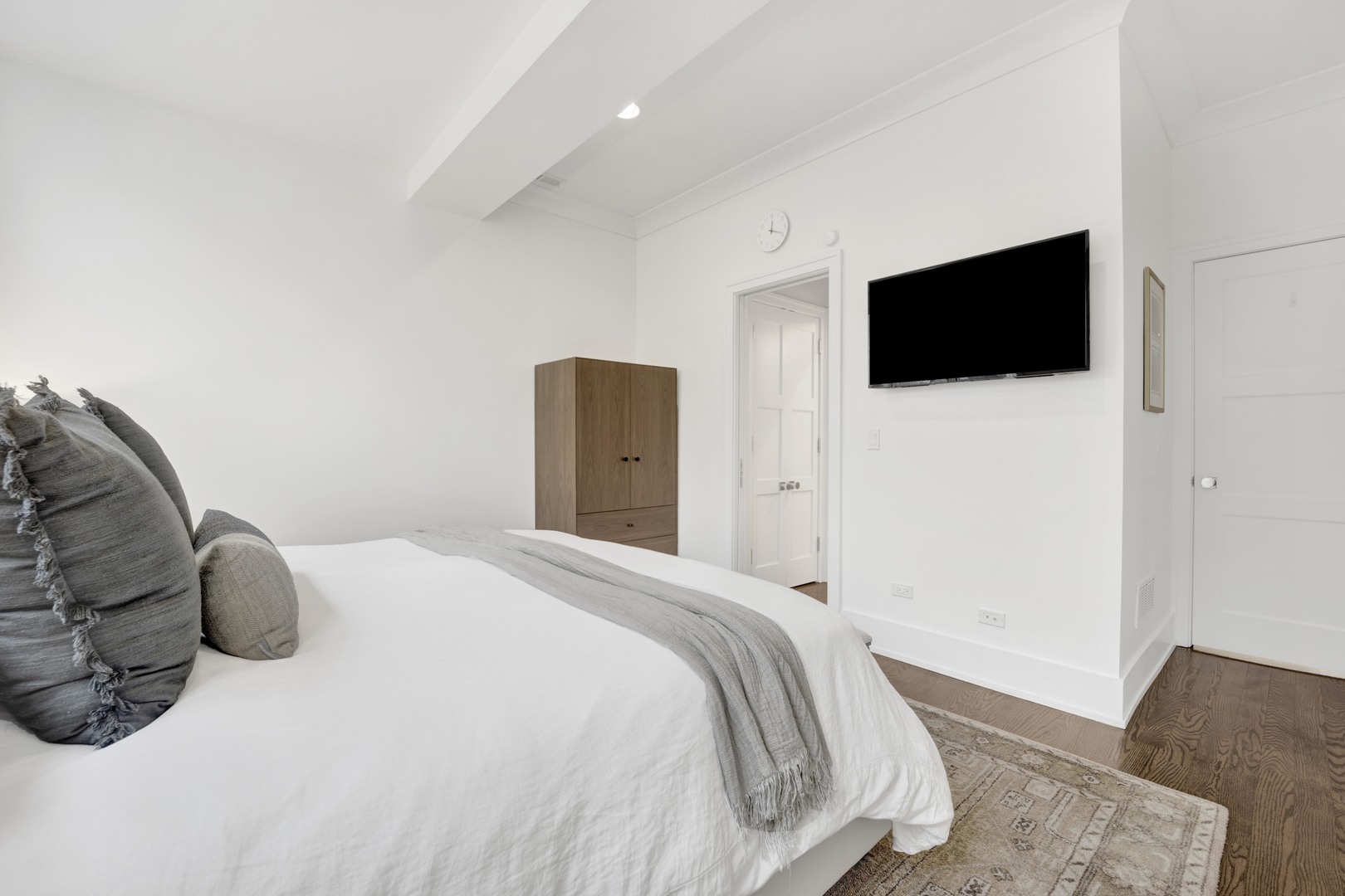 3324 N Damen Avenue Unit: 1S