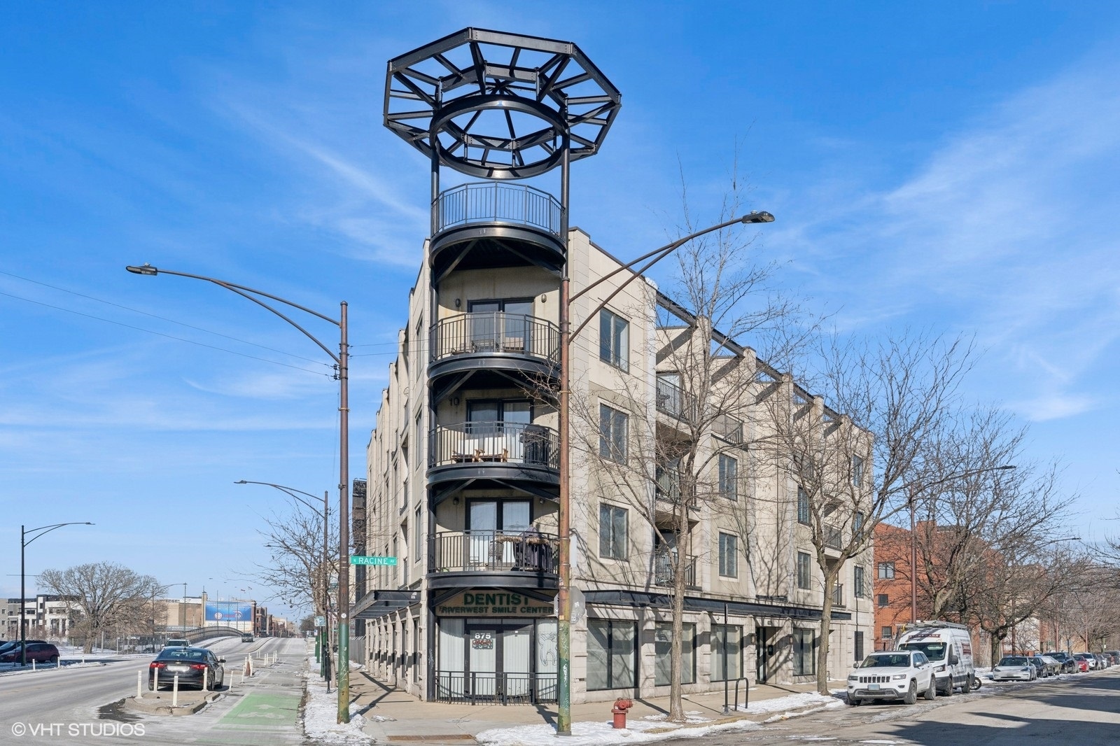 875 N Milwaukee Avenue Unit: 2W