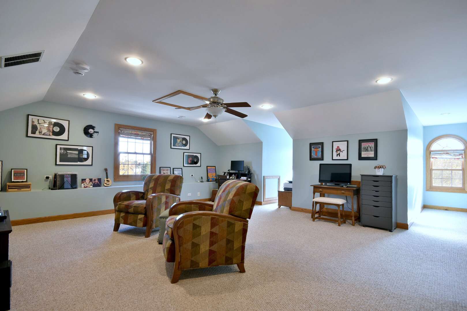 337 W Alexander Boulevard