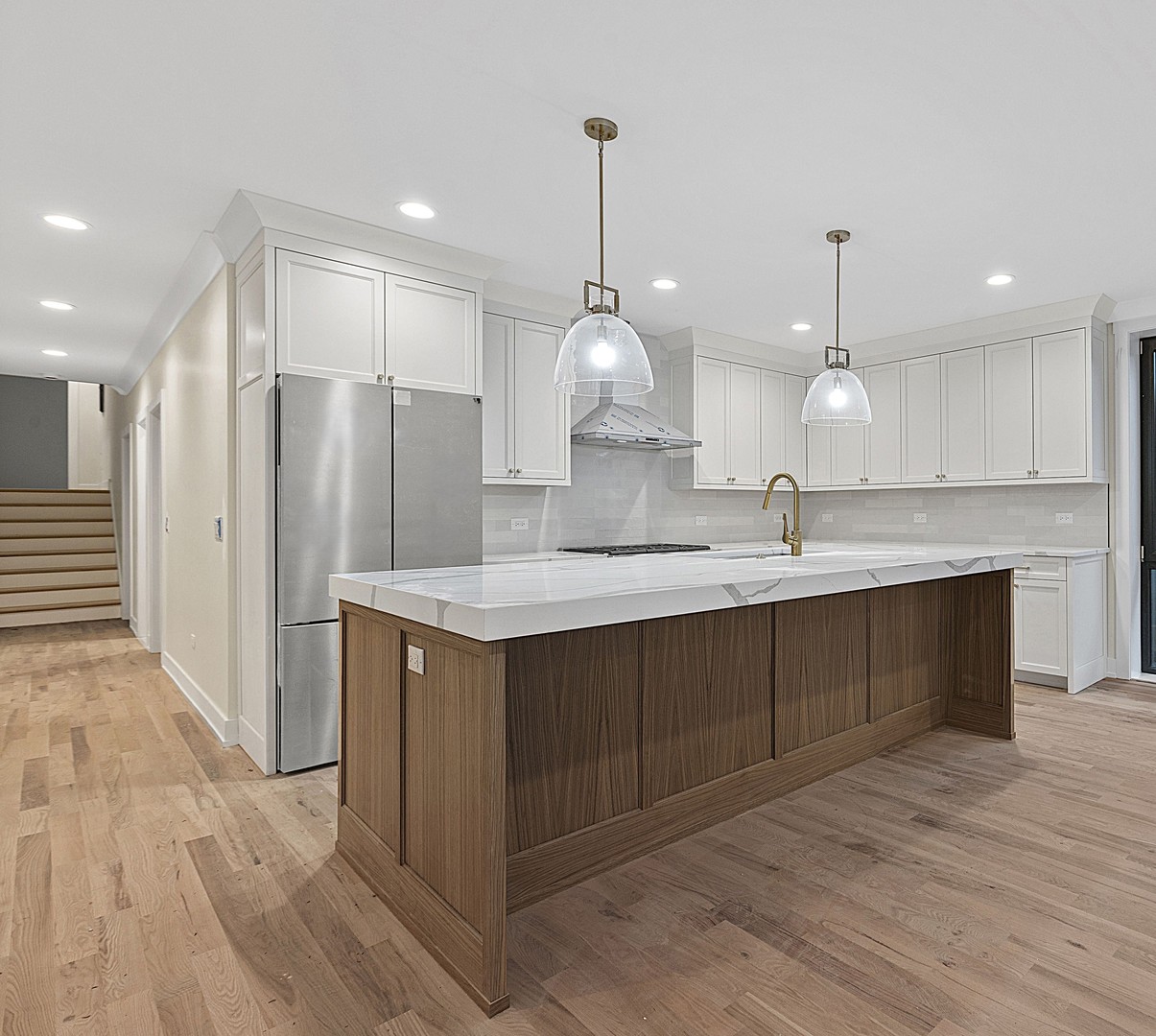 5019 N Lincoln Avenue Unit: 1S