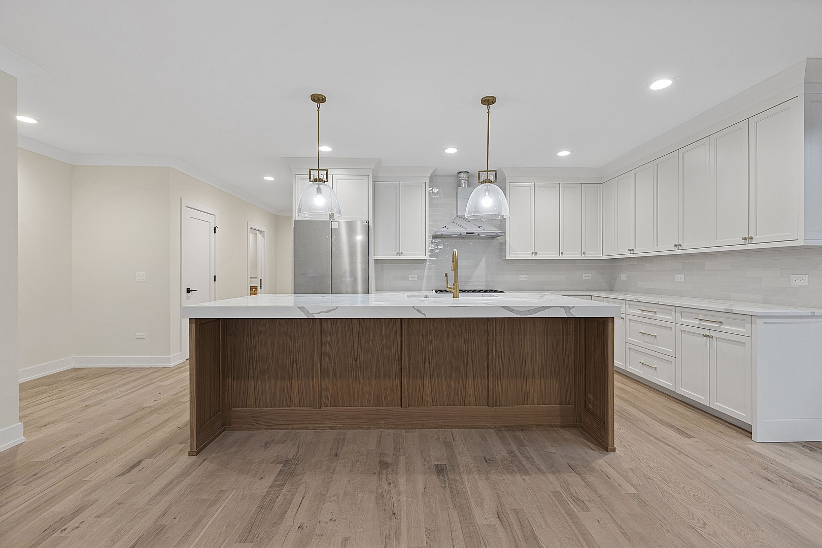 5019 N Lincoln Avenue Unit: 1S