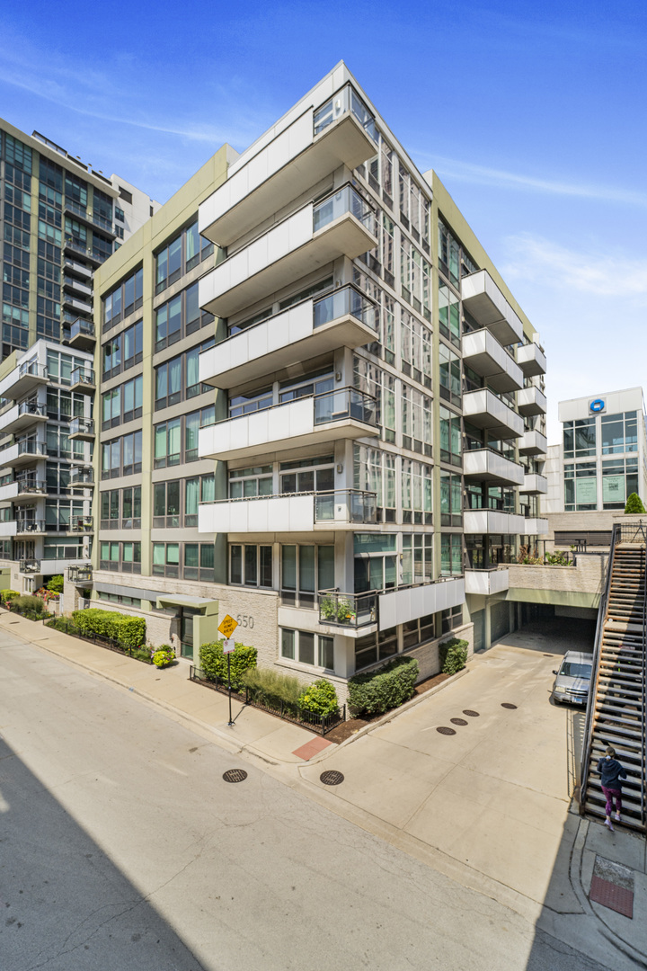 650 W Wayman Street Unit: 603C