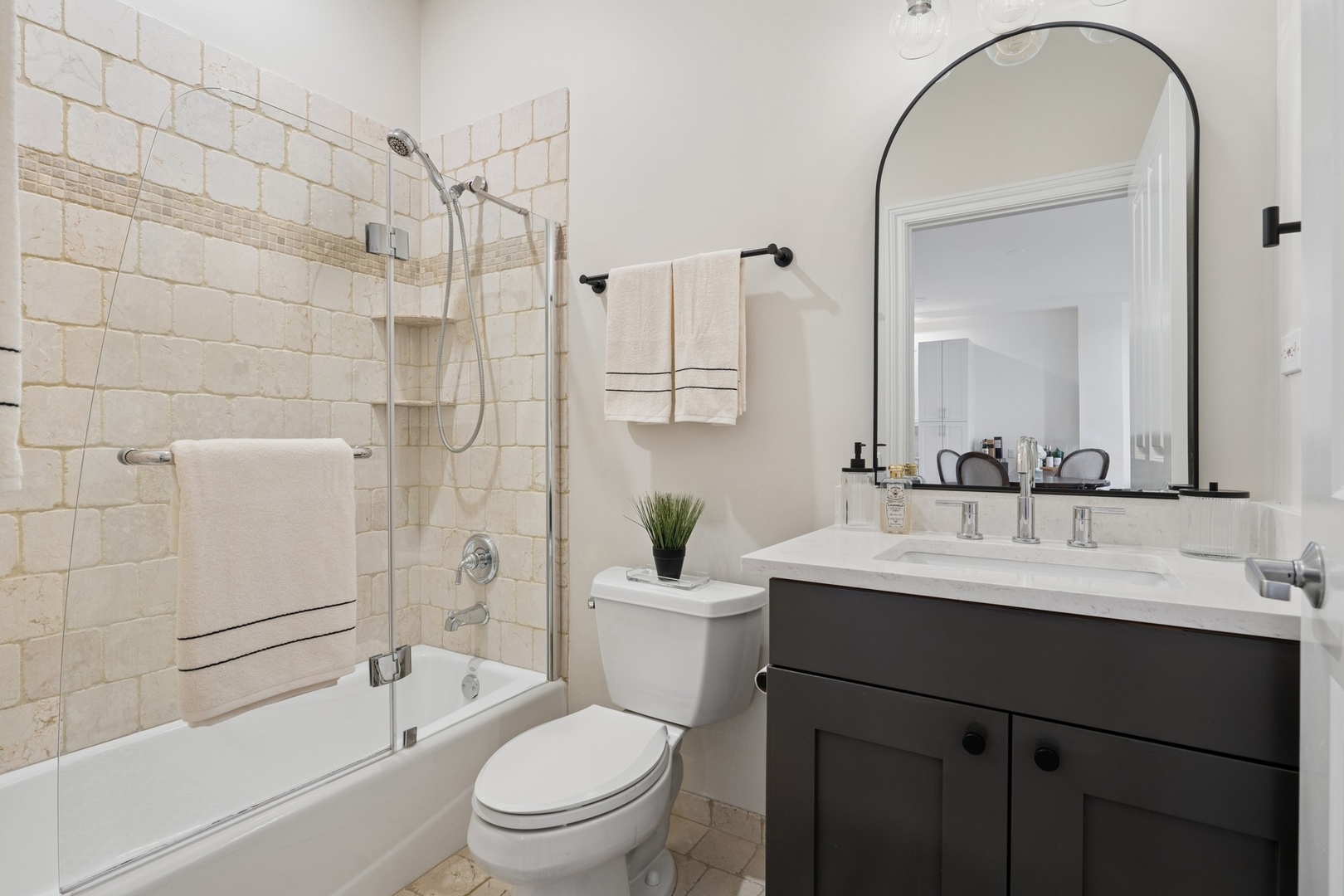 1355 W Washington Boulevard Unit: 5B