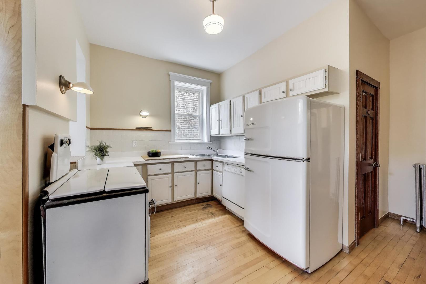 5429 S DREXEL Avenue