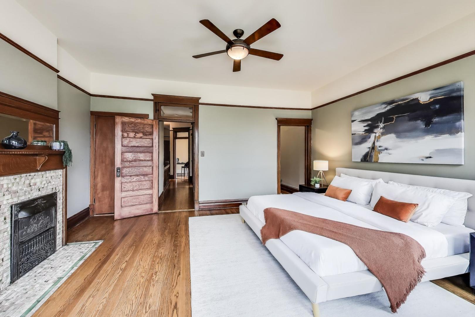 5429 S DREXEL Avenue