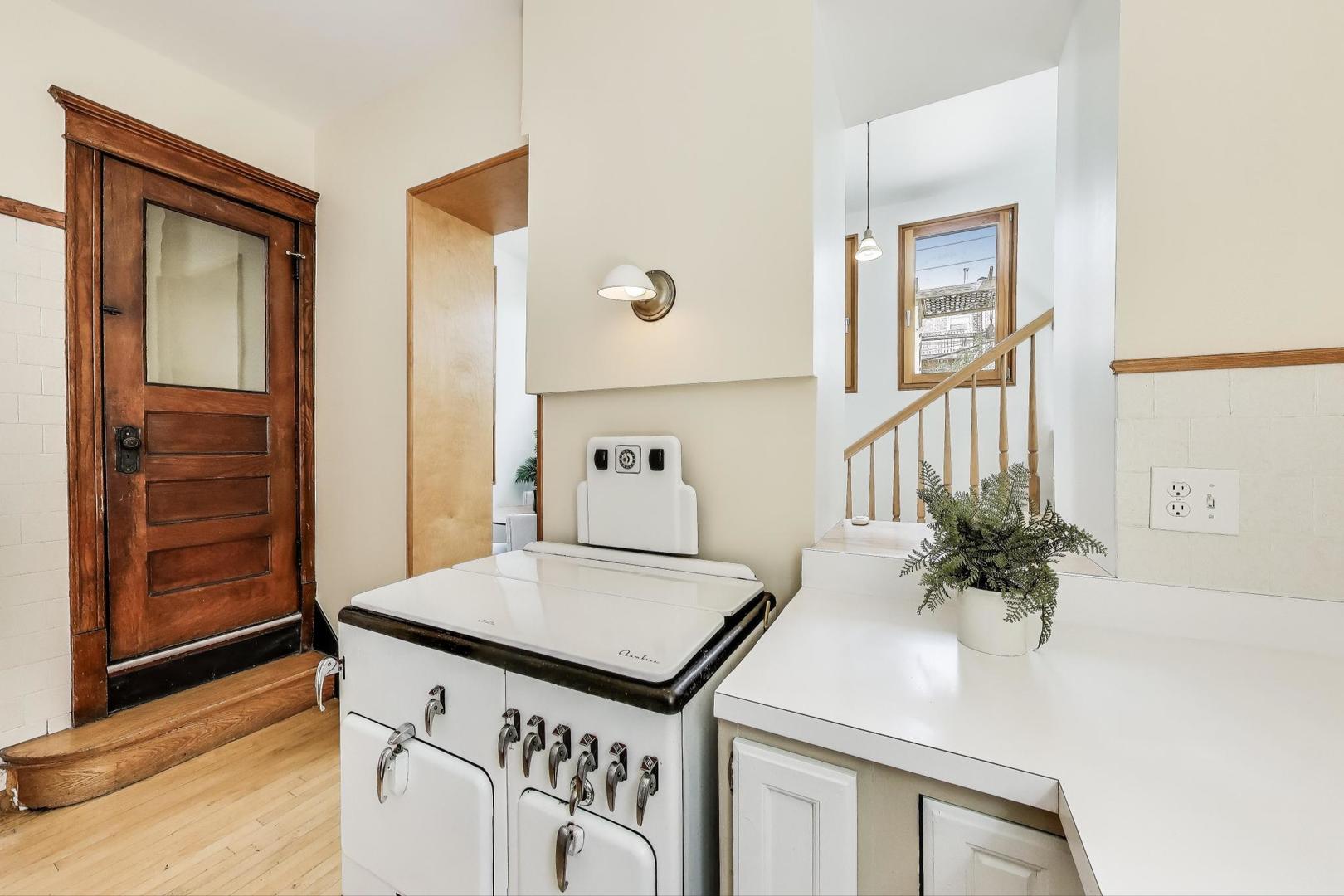 5429 S DREXEL Avenue