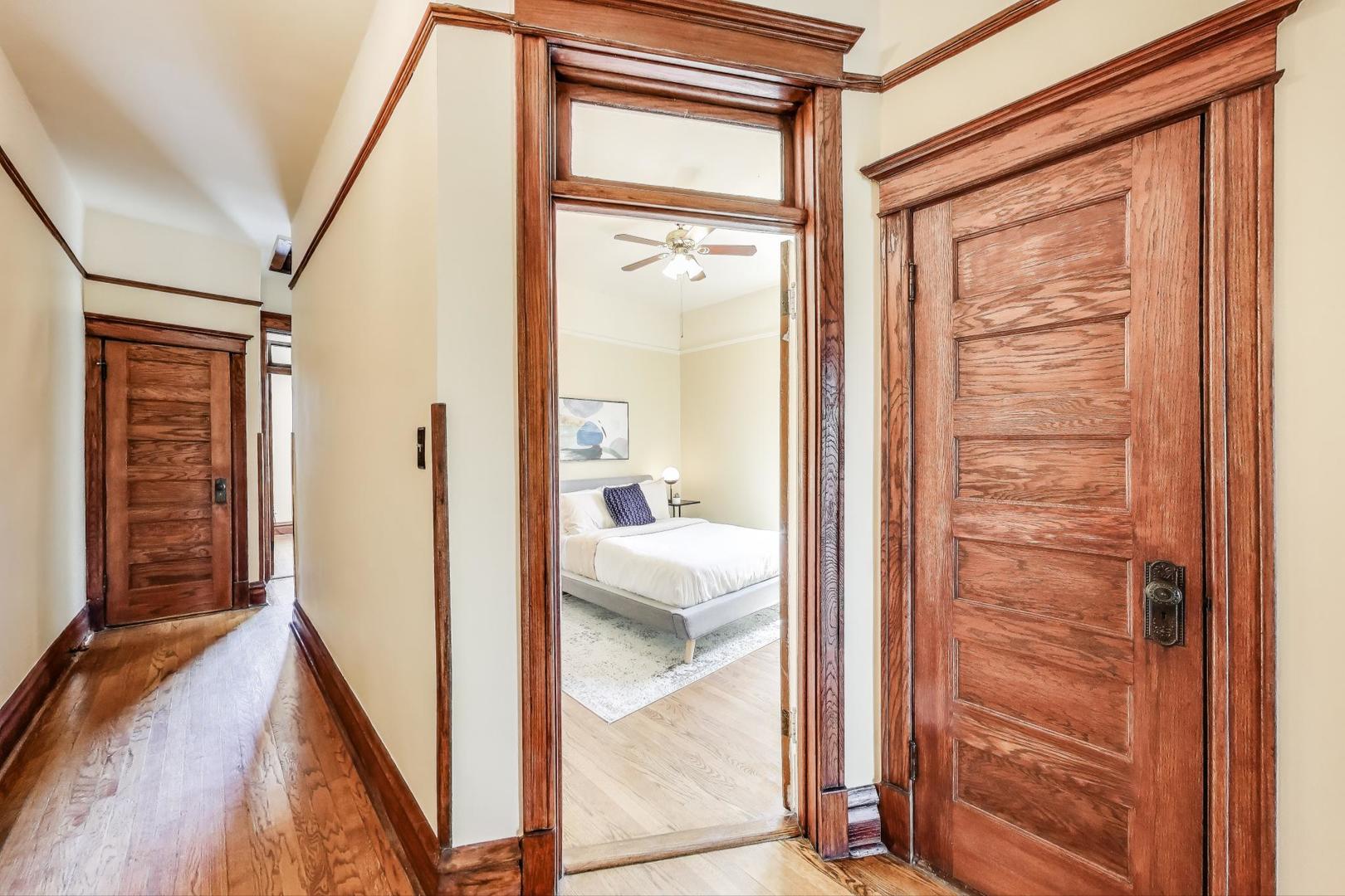 5429 S DREXEL Avenue