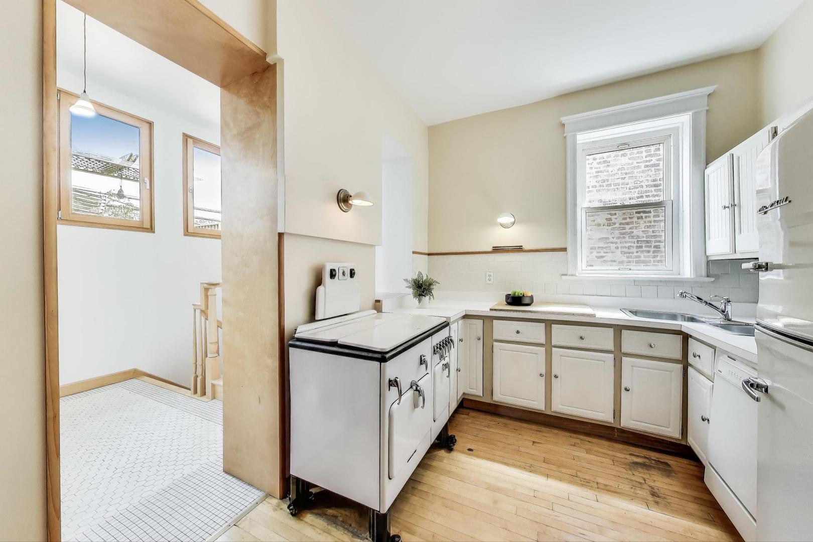 5429 S DREXEL Avenue